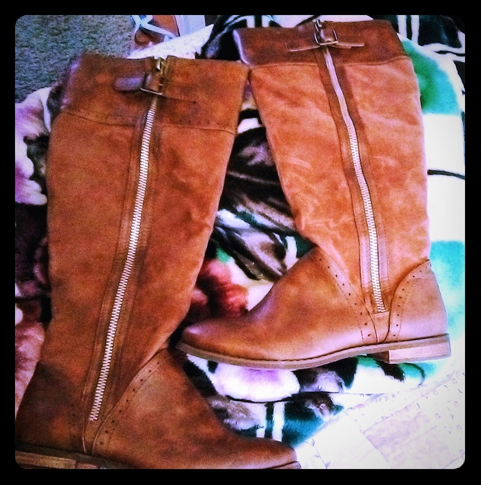 Long boots tan